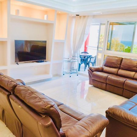 Royal Beach Front Apartments Нетанья Екстер'єр фото