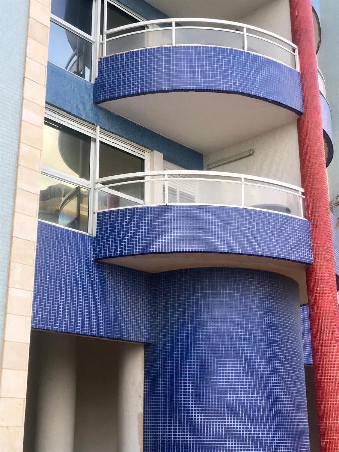 Royal Beach Front Apartments Нетанья Екстер'єр фото