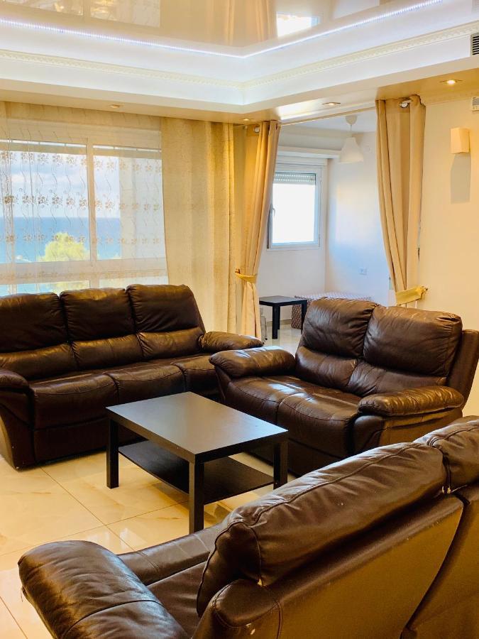 Royal Beach Front Apartments Нетанья Екстер'єр фото